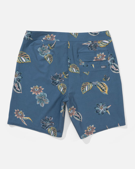 Crew Boardshort - Channel Blue