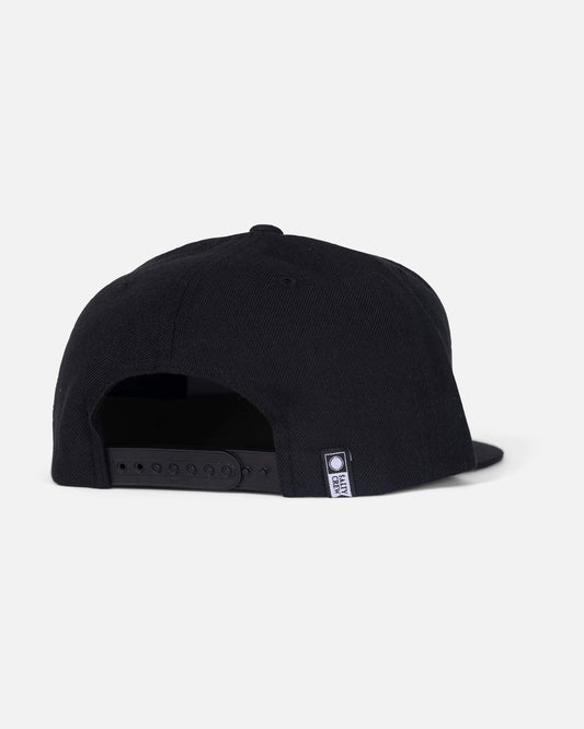 Salty crew HATS Lurking 6 Panel - Black in Black