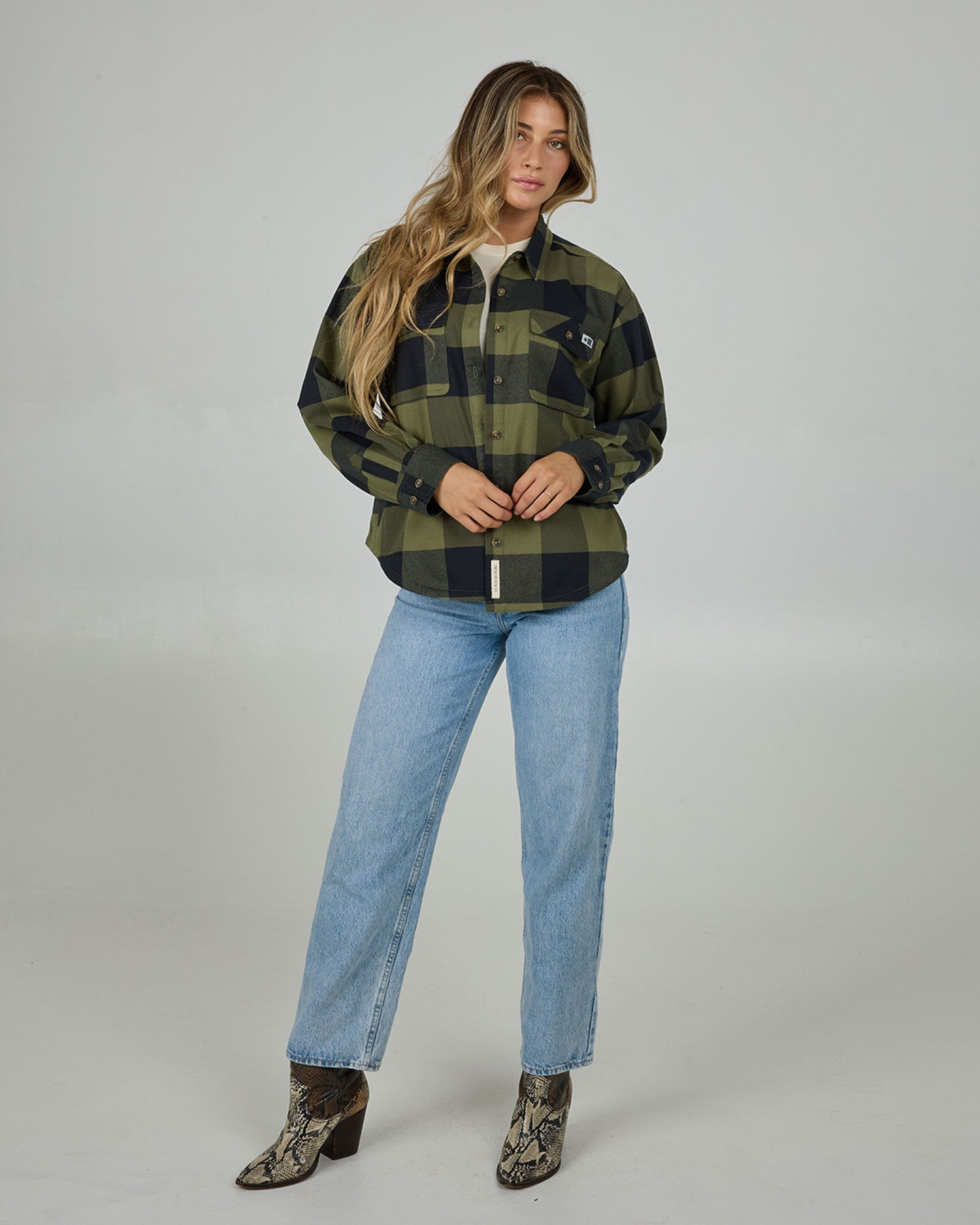 21435074W_OLIVE_4_1748397888