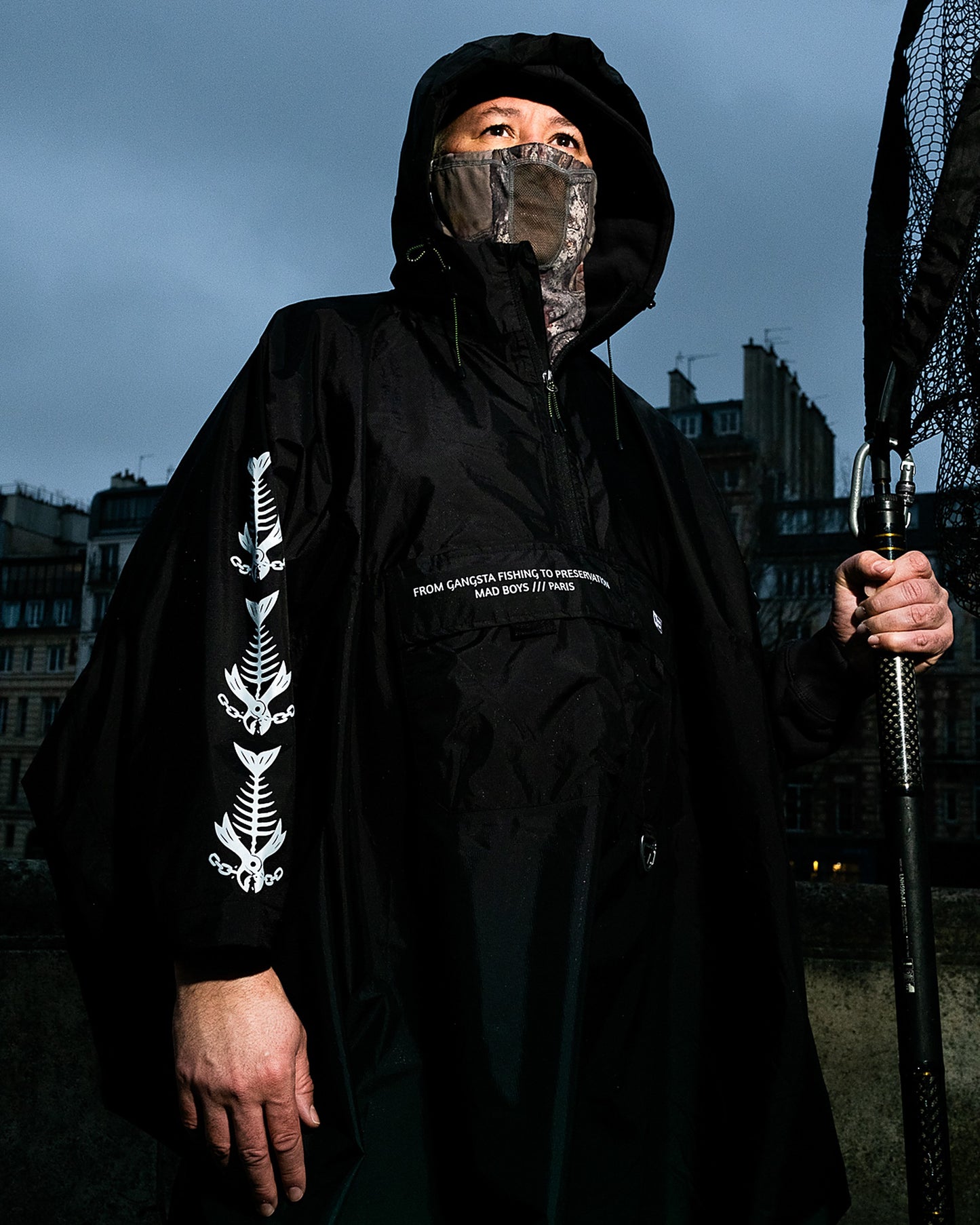 Mb Delta Poncho  - Black