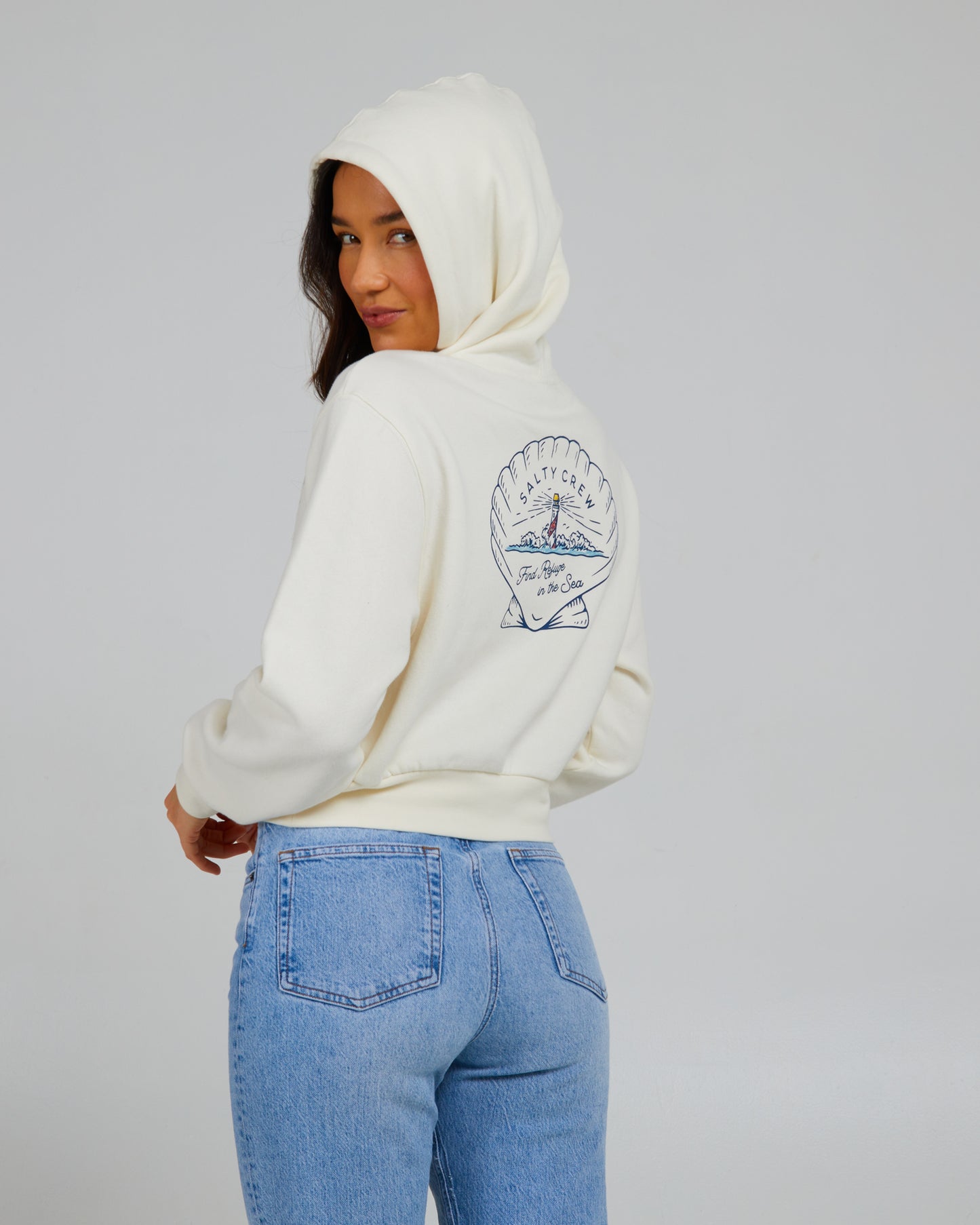 schuine achterkant van Scallop Off White Crop Hoody