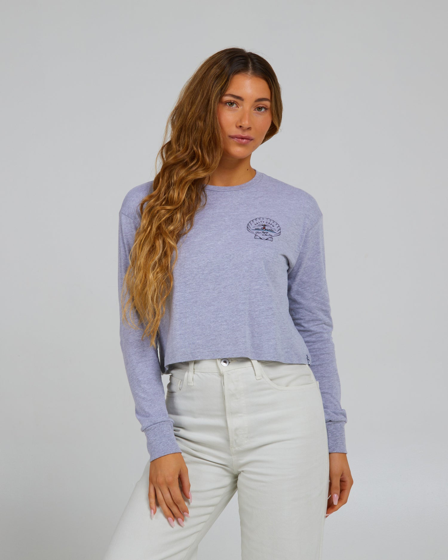 front view of Scallop Athletic Heather L/S Crop