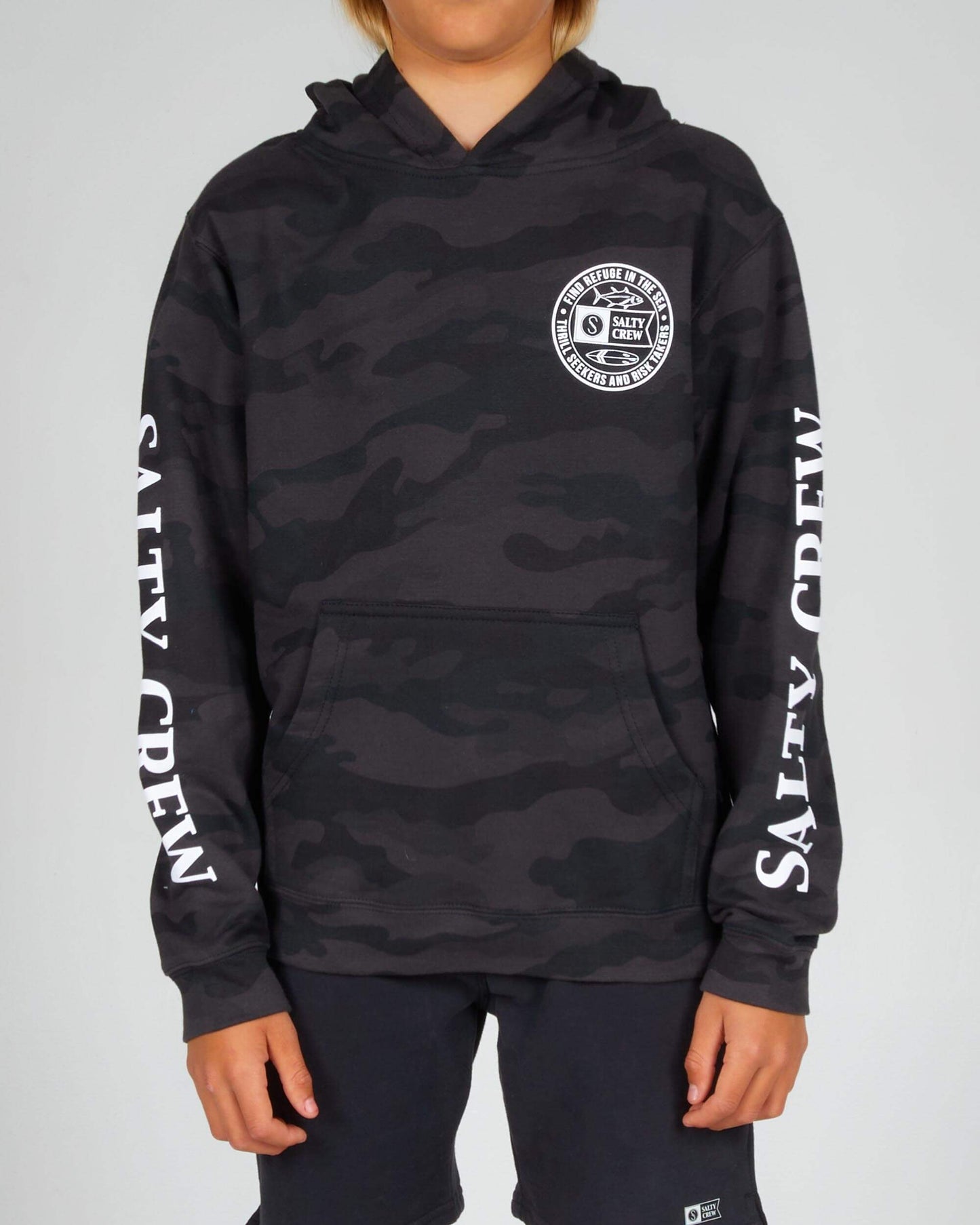 Salty crew FLEECE LEGENDS BOYS HOED FLEECE - BLACK CAMO  in BLACK CAMO